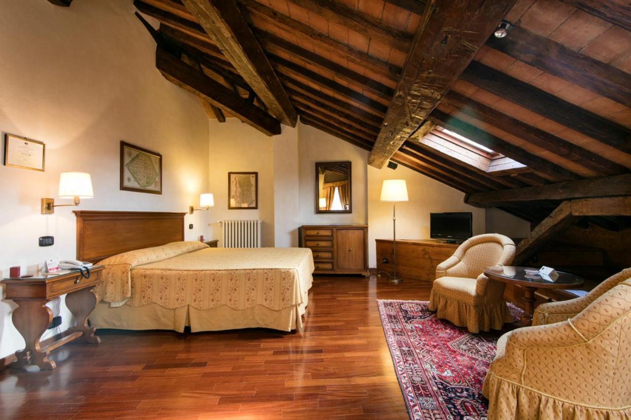 Albergo Delle Notarie Reggio nell'Emilia Buitenkant foto