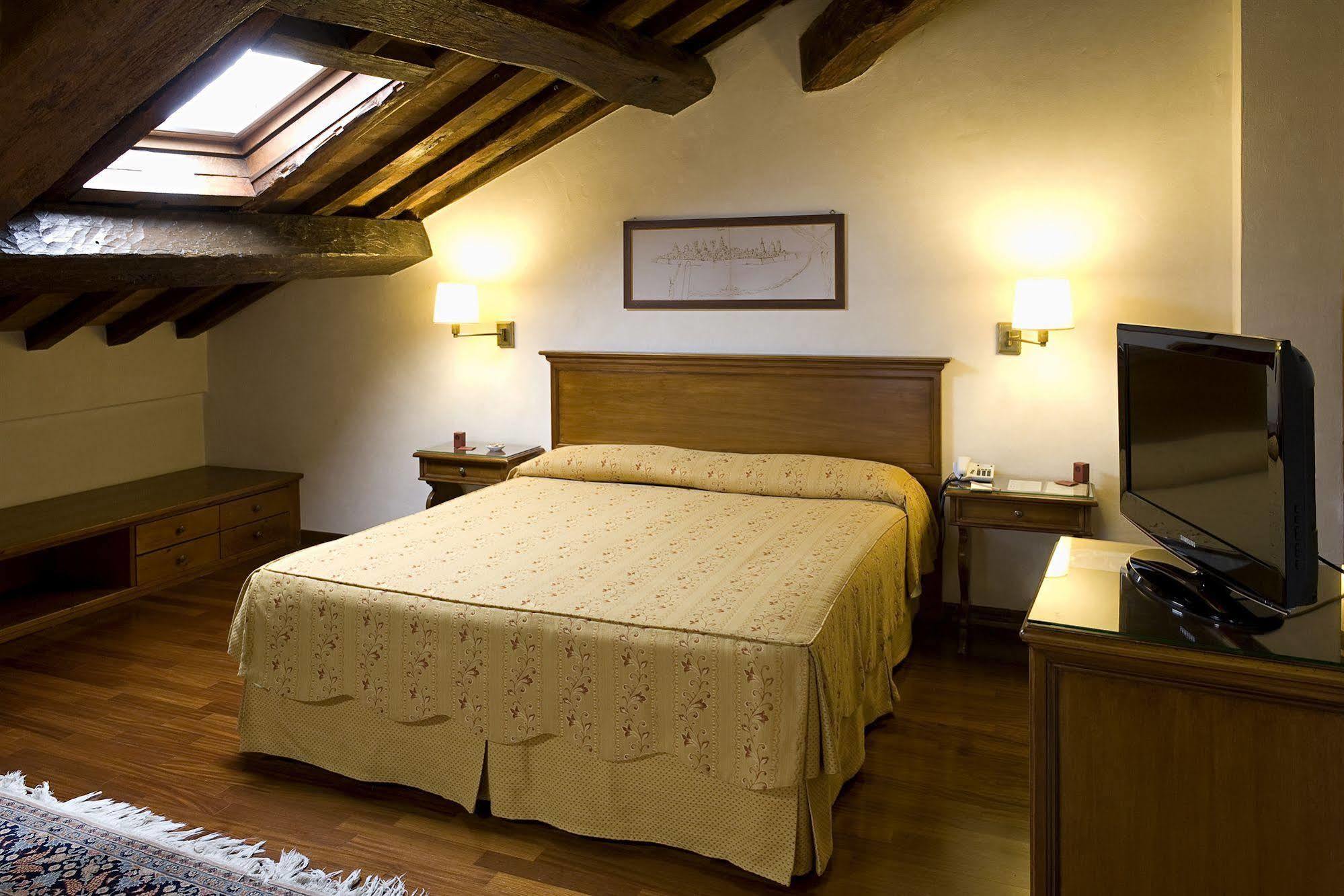 Albergo Delle Notarie Reggio nell'Emilia Buitenkant foto